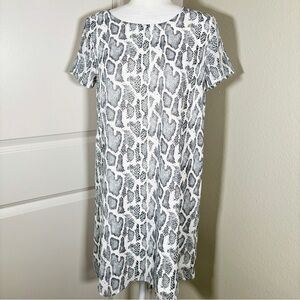 NWT Lily Rain Black & White Snake Print Sheath Dress Short Sleeve size Small